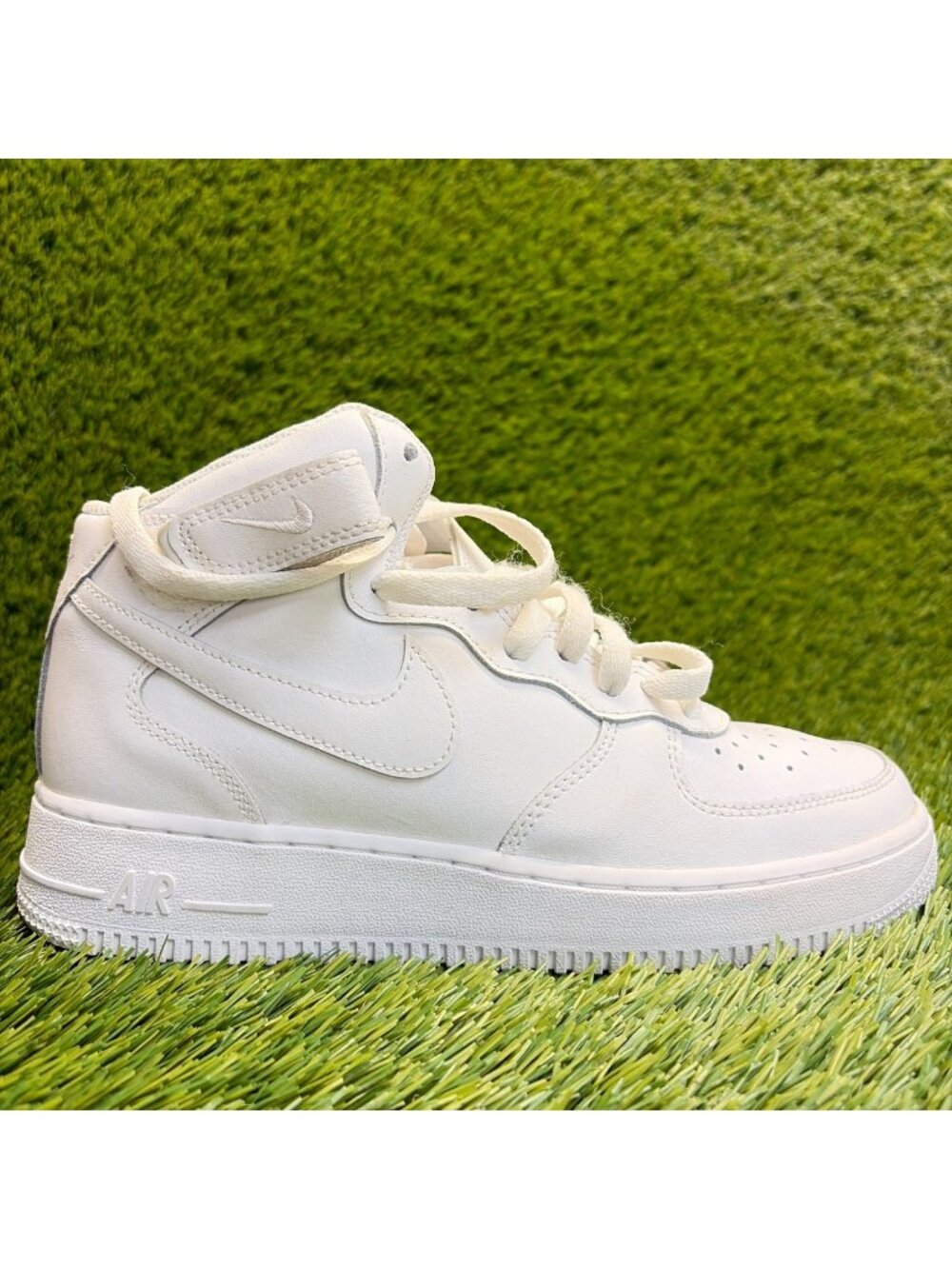Nike Air Force 1 Mid Boys Size 6.5Y Triple White Athletic Leather Shoes Sneakers